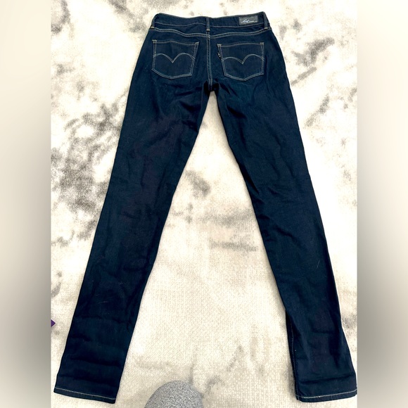 Levi’s Jeans - Picture 2 of 4